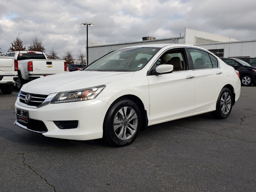 Pre-Owned 2015 Honda Accord Sedan LX FWD 4dr Car