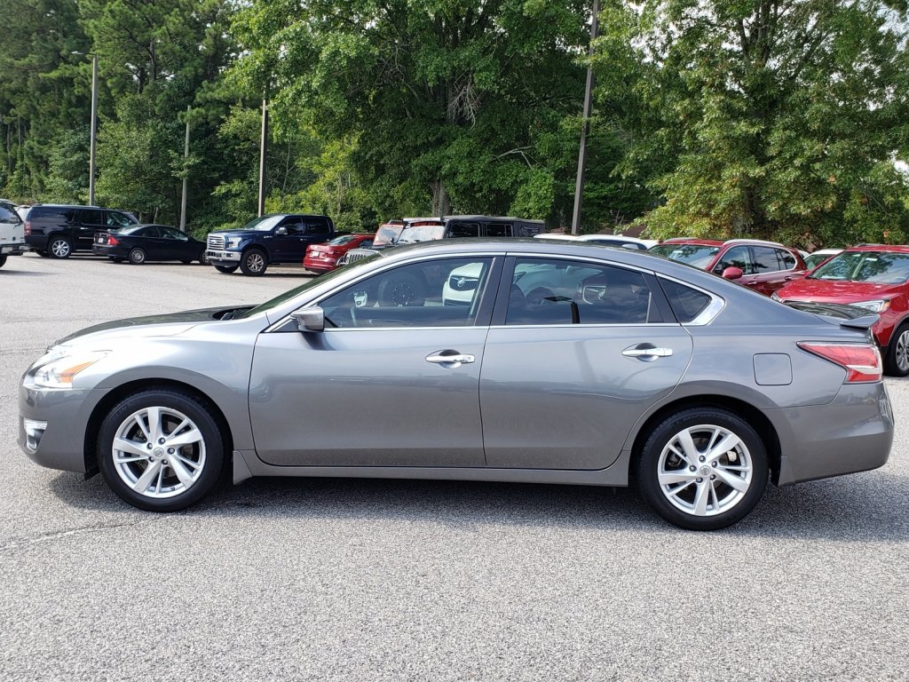 Pre-Owned 2015 Nissan Altima 2.5 SV FWD 4dr Car