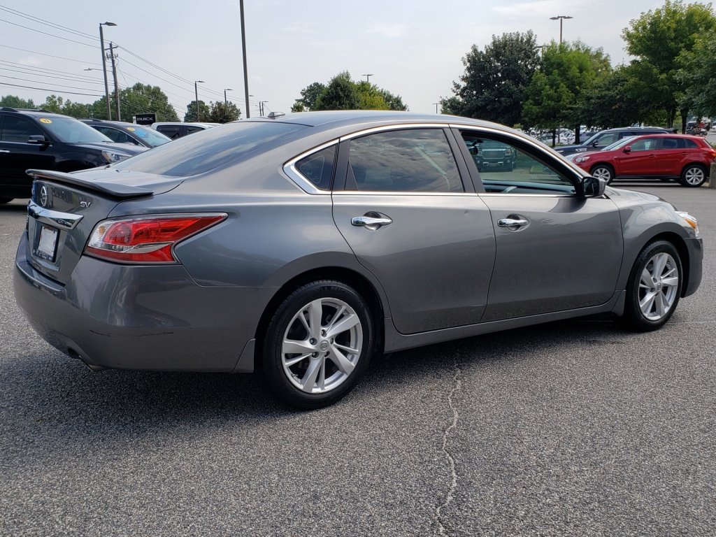 Pre-Owned 2015 Nissan Altima 2.5 SV FWD 4dr Car