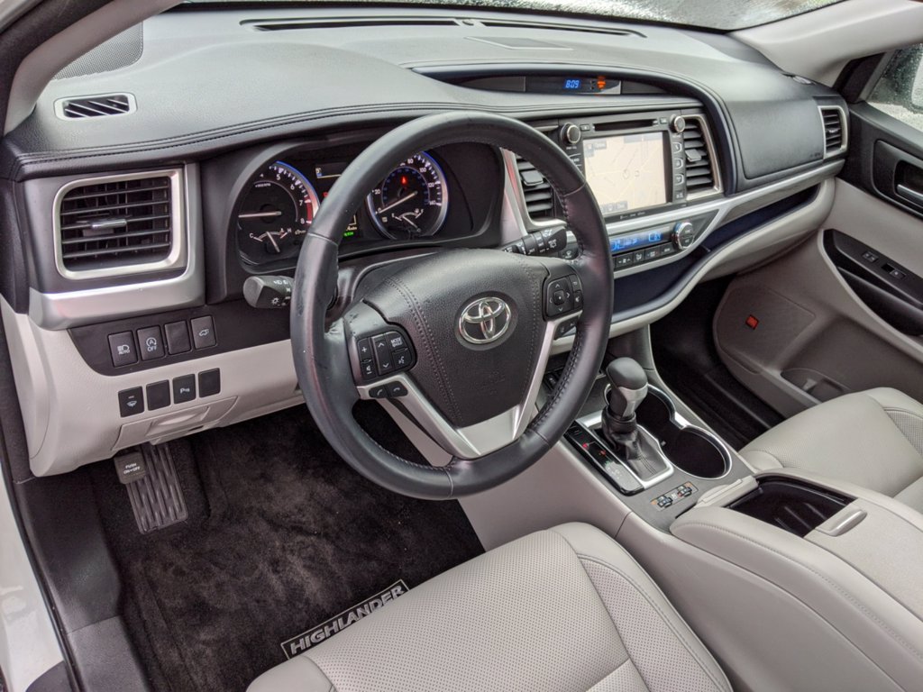 Pre-Owned 2018 Toyota Highlander Limited With Navigation